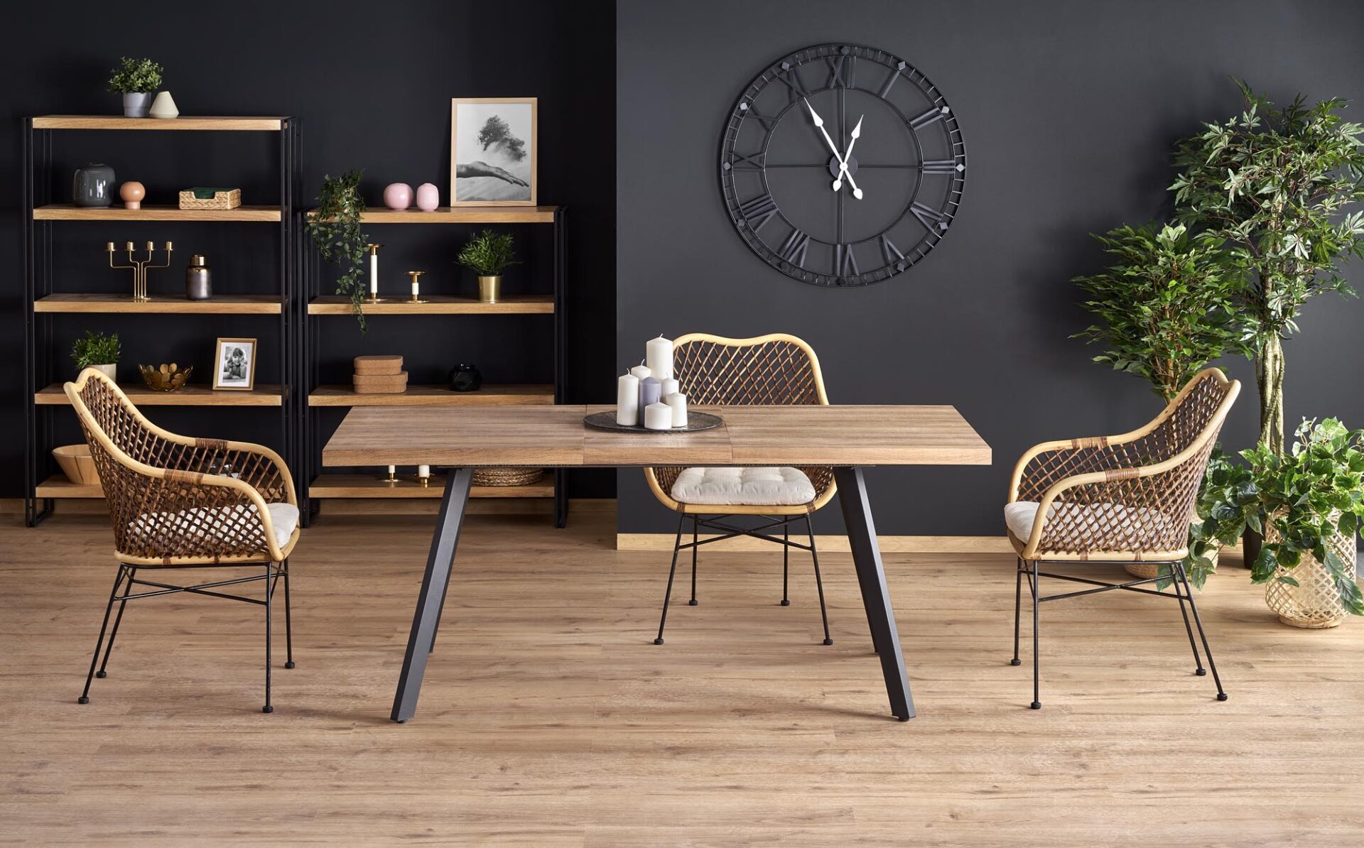 BERLIN prailginamasis stalas, riešutmedis / juoda