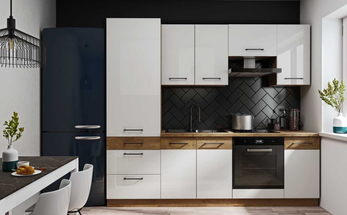 Vigo virtuvė 240 cm, balta blizgi spalva su kolonėle