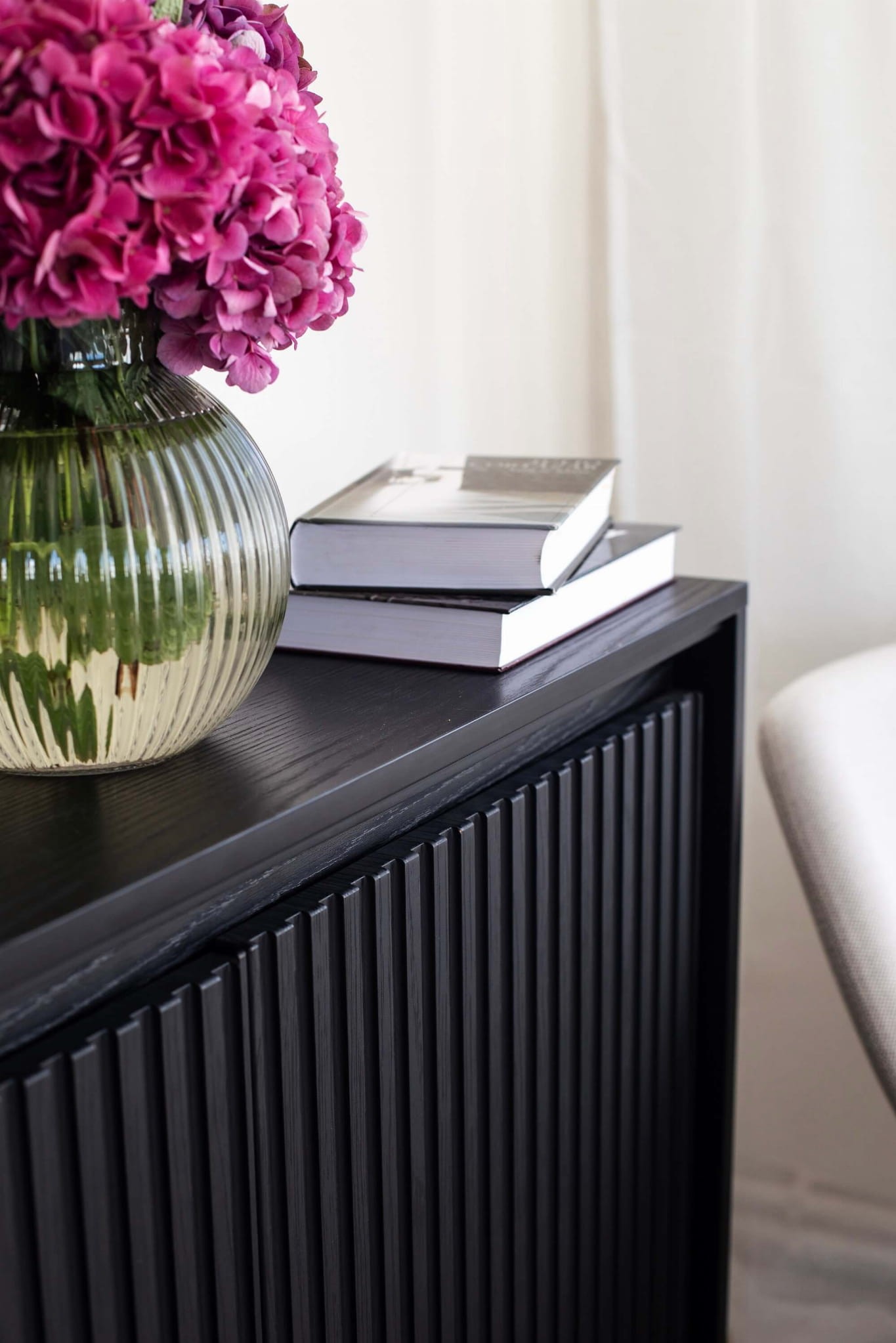 Frezuota TV spintelė TREND 05 juoda/juodos kojelės — изображение 7