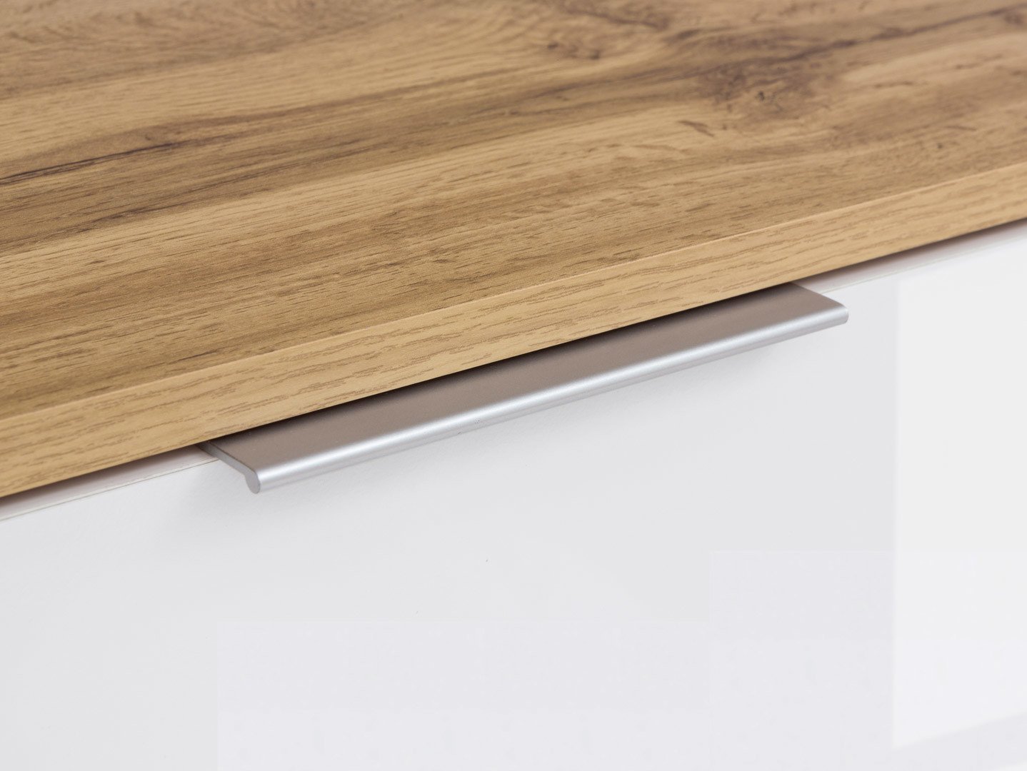 ZELE komoda su keturiomis durimis, 104 cm, ąžuolo spalva „Wotan“ / balta blizgi spalva