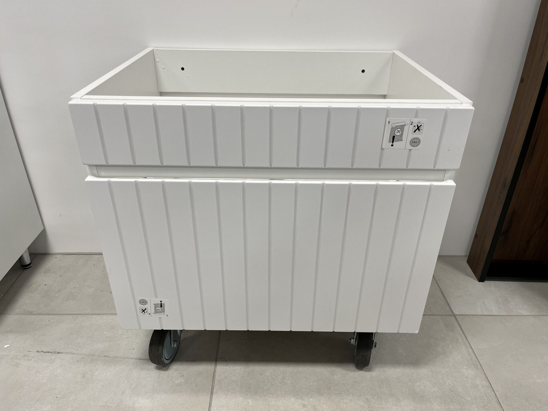 ICONIC WHITE 82-60-D-1S Praustuvo spintelė 1S 60 cm_01