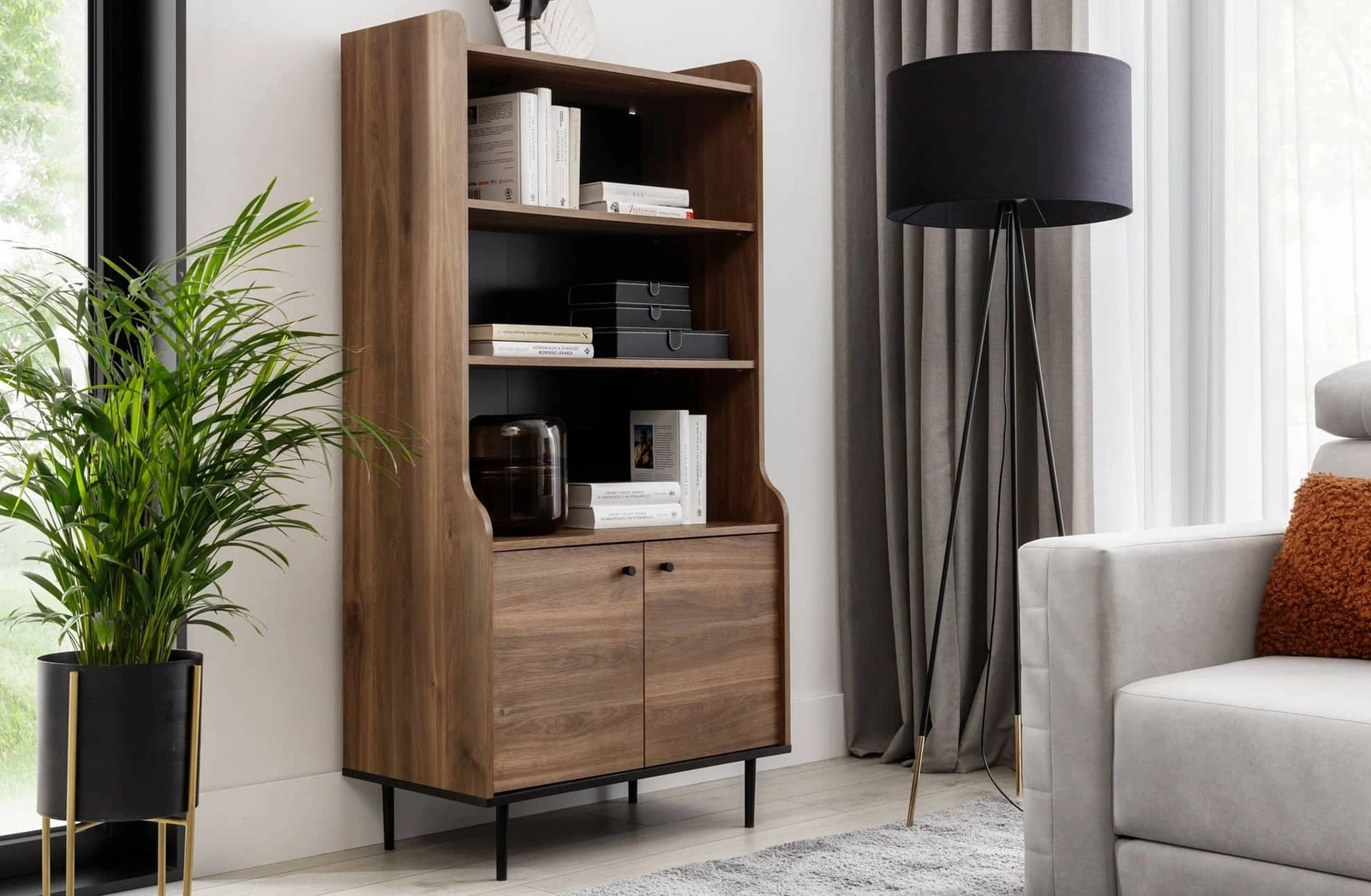 Apallo knygų lentyna, 80 cm, brandy ąžuolo spalvos, Castello stiliaus, charakteringo dizaino, korpusas ant metalinio pagrindo, apvalios linijos