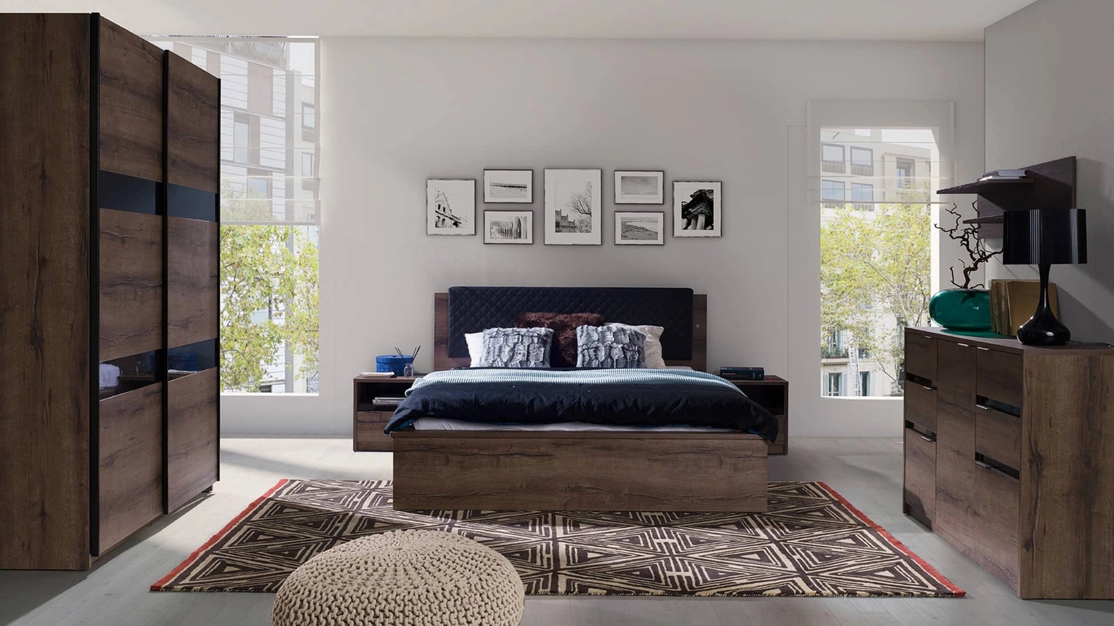 Denverio vienuolyno ąžuolo / juodo blizgaus miegamojo komplektas. Nesenstančio dizaino aukštos kokybės miegamojo baldų komplektas