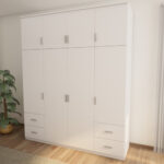 Spinta 200/242 - drabužių kabykla, vidinės lentynos, išoriniai stalčiai