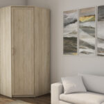 Kampinė spinta - pakabinamas karnizas, lentynos