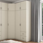 Kampinė spinta 189/240 - pakabinimo bėgeliai, erdvūs stalčiai, lentynos