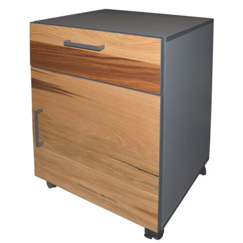 Stalo konteineris ant ratukų