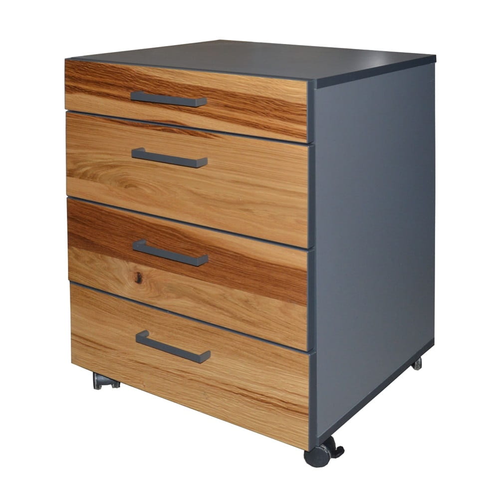 Stalo konteineris ant ratukų